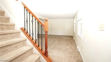 5907 Sunset Dr in Hudson, OH - Building Photo - Building Photo
