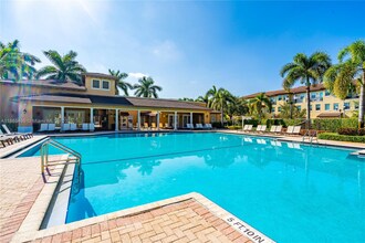 708 SW 147th Ave in Pembroke Pines, FL - Building Photo - Building Photo