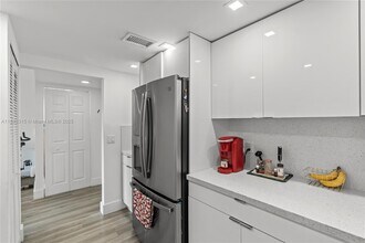 2055 SW 122nd Ave in Miami, FL - Building Photo - Building Photo