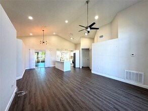 402 Lark Ct in Kissimmee, FL - Building Photo - Building Photo