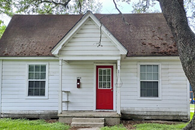 property at 2412 8th St