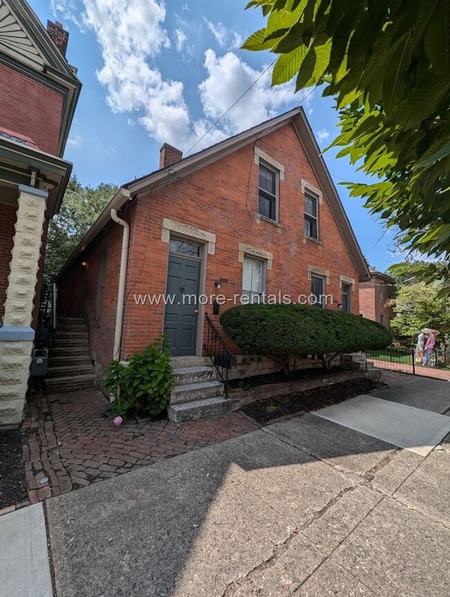 property at 881-883-883 S 3rd St