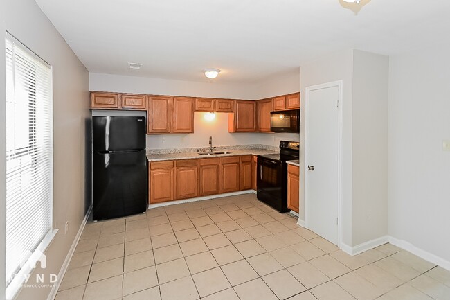 10571 Chateau Dr in Olive Branch, MS - Building Photo - Building Photo