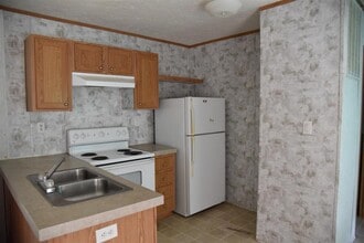 518 Big Richard Rd in Tallahassee, FL - Foto de edificio - Building Photo