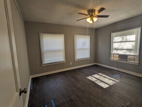 823 W 9th St in Bonham, TX - Foto de edificio - Building Photo