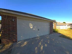 3323 Mugsy Dr in Tyler, TX - Building Photo - Building Photo