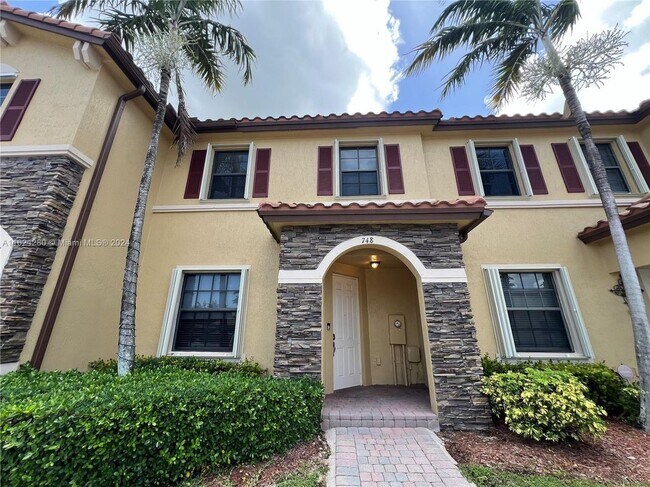 property at 748 SE 32nd Ave