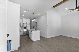 16394 Eastchase St in Montgomery, TX - Building Photo - Building Photo