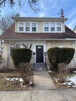 31 Lafayette Ave in Hempstead, NY - Building Photo
