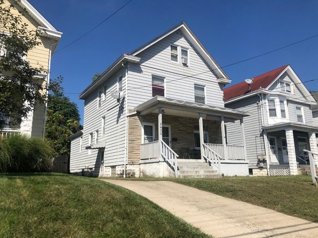 2432 Robertson Ave-Unit -3 in Cincinnati, OH - Building Photo - Building Photo