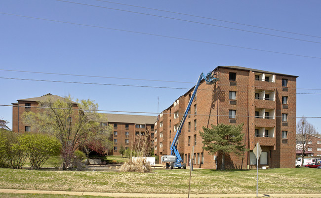 Jaycee Fairgrounds Village in St. Charles, MO - Building Photo - Building Photo