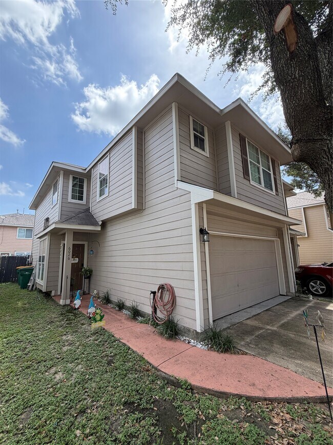 property at 6026 Yorkglen Manor Ln