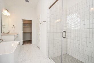 7711 Pale Petunia Trl in Katy, TX - Foto de edificio - Building Photo