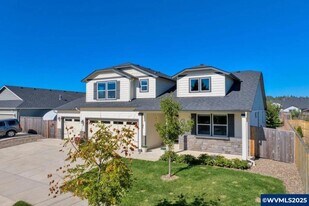 2753 NW Dover Ave in Albany, OR - Building Photo