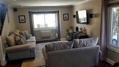 47 Woodway Rd in Stamford, CT - Building Photo - Building Photo