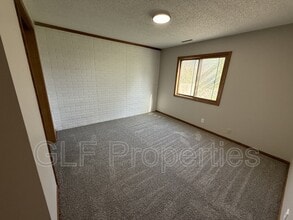 1910 S 5th St in Beatrice, NE - Building Photo - Building Photo