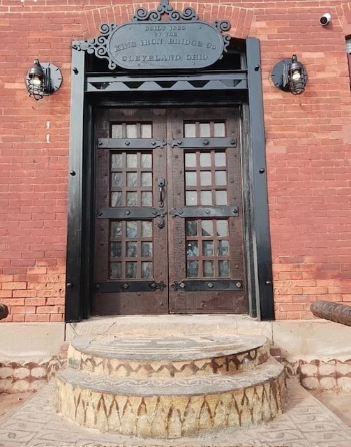property at 620 W 3rd St