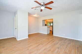 5405 Southlea St in Houston, TX - Building Photo - Building Photo