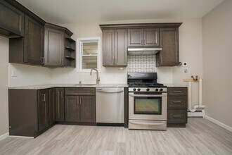 104 Cambridge Ave, Unit 2 in Garfield, NJ - Building Photo - Building Photo