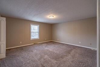 313 Berkley Ct in Radcliff, KY - Building Photo - Building Photo