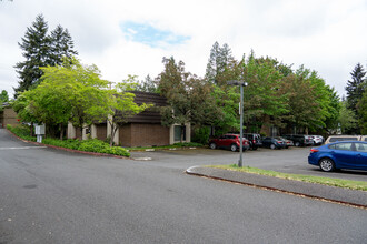 Laurel Park Condominiums in Kirkland, WA - Foto de edificio - Building Photo