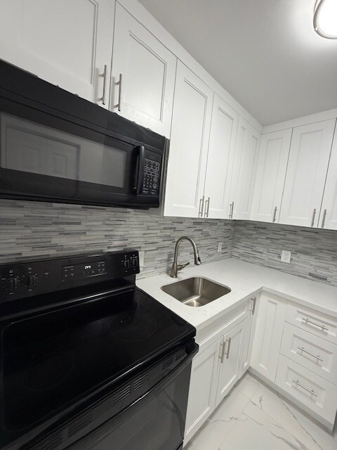 5962 NW 19th St in Lauderhill, FL - Building Photo