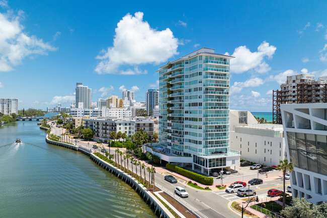 King David Towers in Miami Beach, FL - Foto de edificio - Building Photo