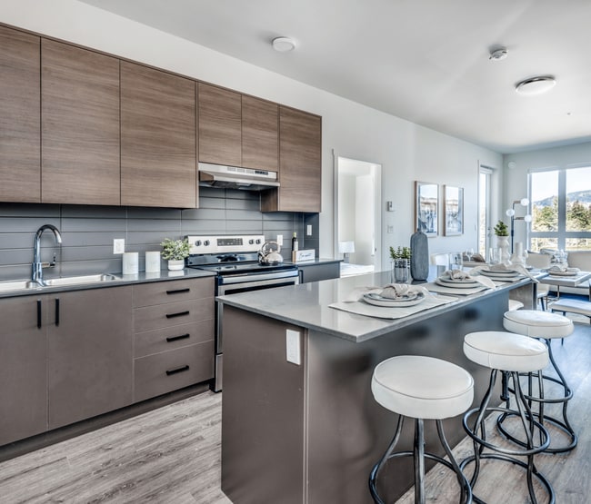 Crossing at Belmont in Victoria, BC - Building Photo - Building Photo