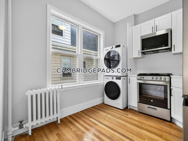 1578 Cambridge St, Unit 1576-3F in Cambridge, MA - Building Photo - Building Photo