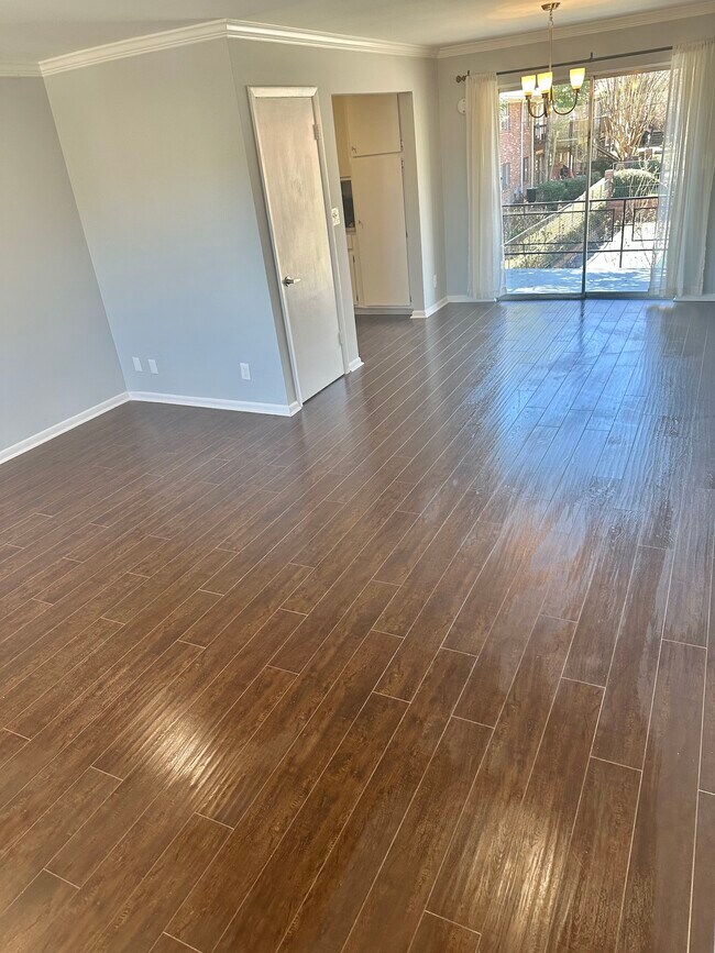 4266 Roswell Rd NE, Unit E in Atlanta, GA - Building Photo - Building Photo