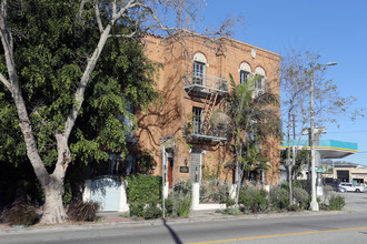 Rossmore Apartments in Los Angeles, CA - Building Photo - Building Photo