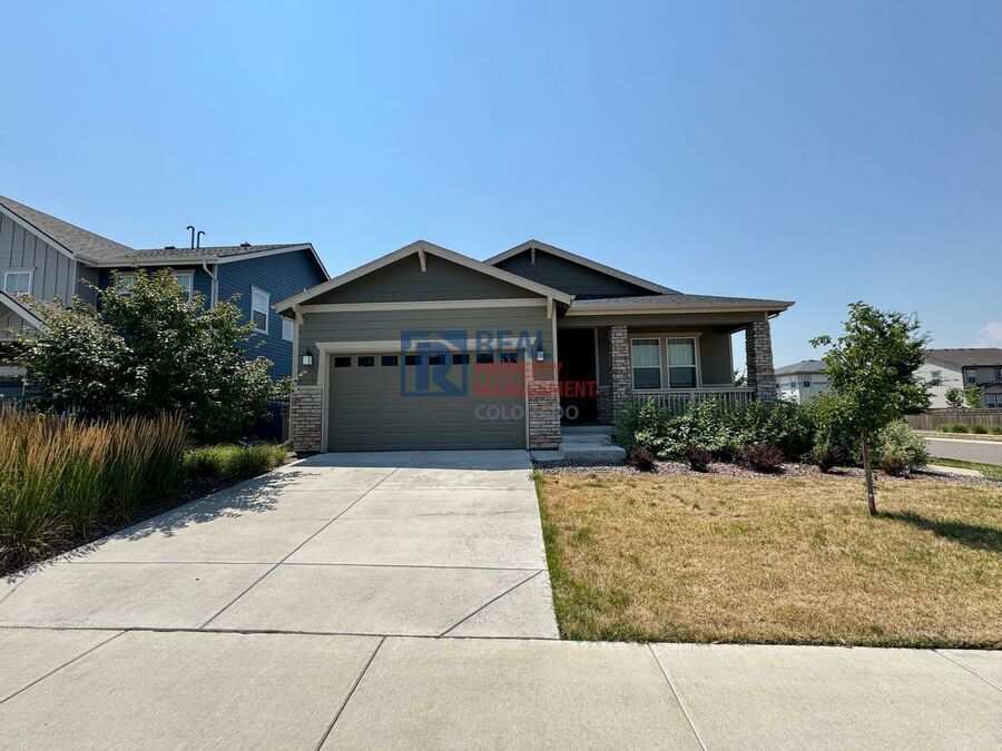 21208 E 61st Dr in Aurora, CO - Building Photo