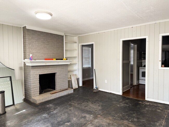 1027 Waring Rd in Memphis, TN - Building Photo - Building Photo