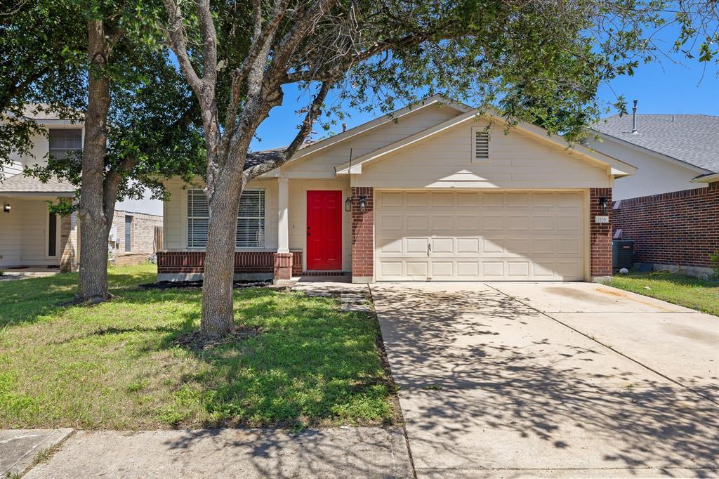 1116 Miss Kimberly's Ln in Pflugerville, TX - Foto de edificio