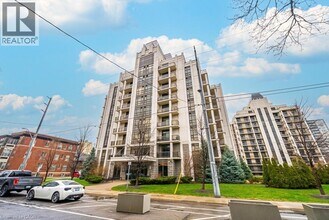 90 Charlton Ave W in Hamilton, ON - Building Photo - Building Photo