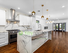 275 Travers Pl in Lyndhurst, NJ - Building Photo - Building Photo