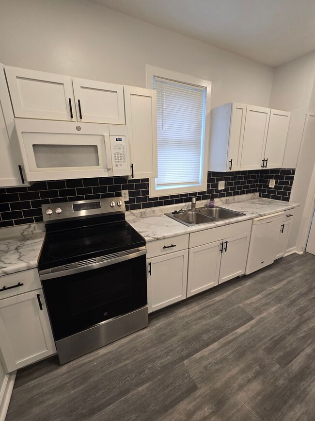 property at 41 S Oakley Ave