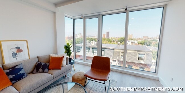 1 Newcomb St, Unit 605 in Boston, MA - Building Photo - Building Photo