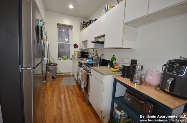 property at 5 Cleveland Pl