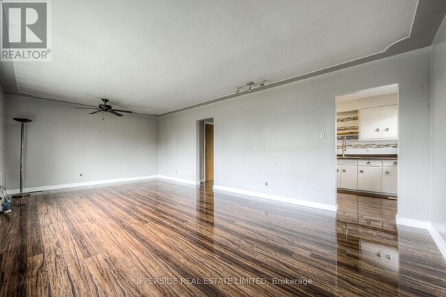 property at 7 Balmoral Dr