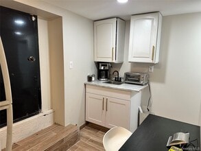 245 Glenhill Ave in Yonkers, NY - Building Photo - Building Photo