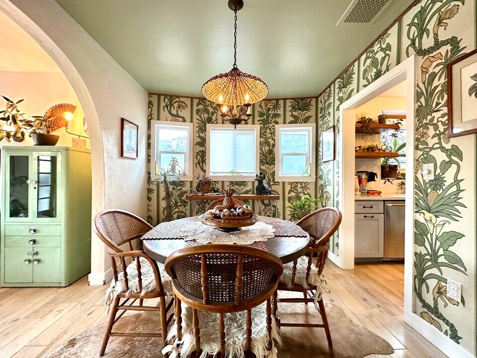 4949 Granada St in Los Angeles, CA - Building Photo