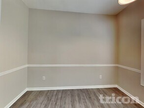 1012 Levista Dr in Locust Grove, GA - Foto de edificio - Building Photo