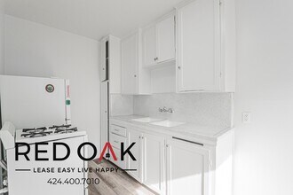 1094 Cherry Ave in Long Beach, CA - Building Photo - Building Photo