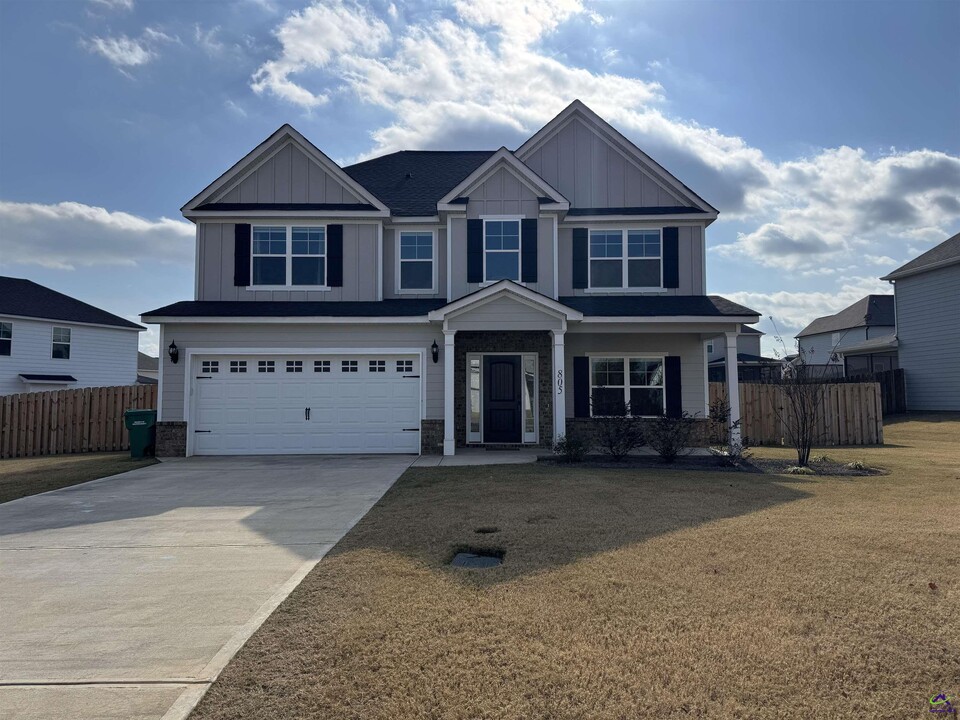 805 Harley Farms Dr in Bonaire, GA - Building Photo