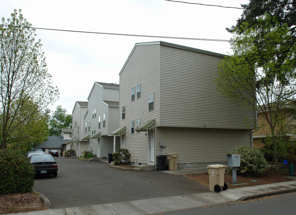 Summerlake Park Apartments in Corvallis, OR - Foto de edificio