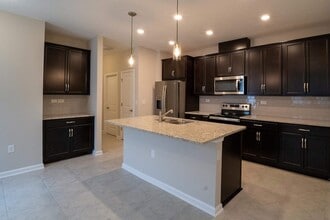 298 Modesto Dr in St. Augustine, FL - Foto de edificio - Building Photo