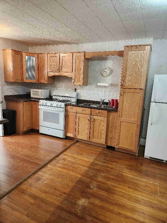 33 Forsythe St in Lewistown, PA - Building Photo