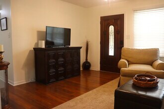 390 Dr Martin Luther King Pky in Athens, GA - Building Photo - Building Photo