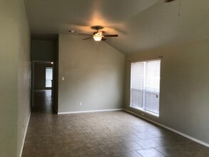 713 Cooper Ln in Royse City, TX - Foto de edificio - Building Photo